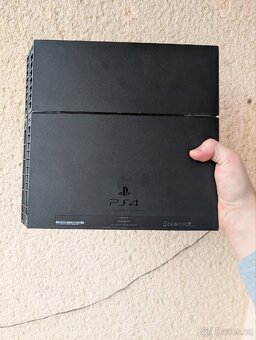 PlayStation 4 - 2