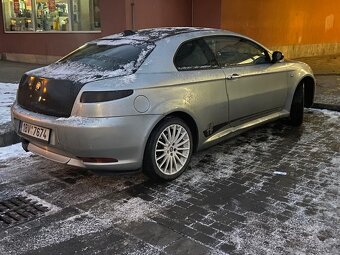 Alfa romeo gt - 2