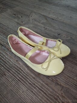 Žluté baleríny - 2