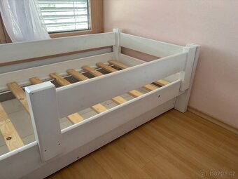 Dřevěná postel - 2