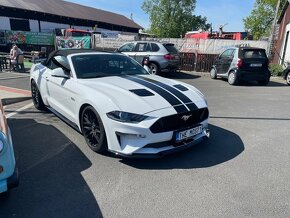 Ford Mustang 5,0 V8 Cabriolet EU verze koupeno v ČR - 2