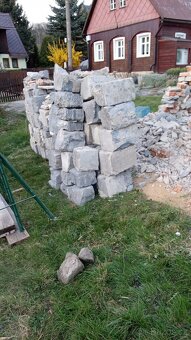 Cihly a tvárnice zdarma - 2