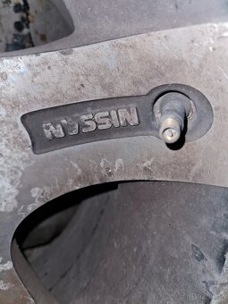 Hliníková kola Nissan Patrol 7jx15 originál - 2