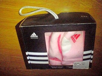 082 - Dívčí růžový setík Adidas = čepička + rukavičky XXS - 2