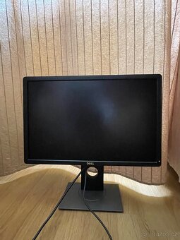 Dell P2213. Rozlisení displeje 1680x1050. - 2