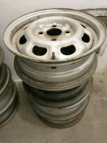 Prodám kompletní kola a disky na vozidla ŠKODA a OPEL CORSA - 2