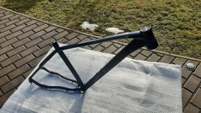 Nový pěkný rám Maxbike M709 - 2