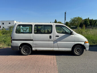 Toyota Hiace - 2