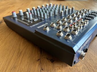 YAMAHA MG 10/2 - 2