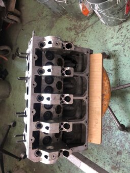 hlava motoru - 2