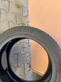 Pneu Goodyear 225/45/17 - 2