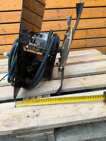 Rotační hydraulická bubnová sekačka pro bagr apod... - 2