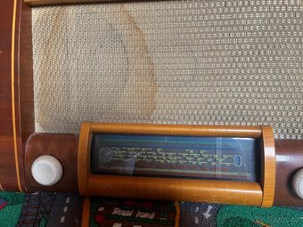 Retro radio Tesla - 2