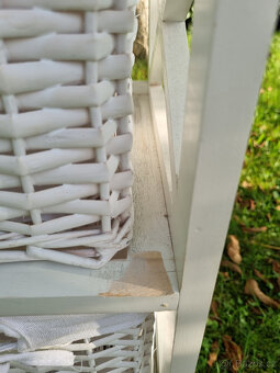 JYSK OURE komoda 3 košíky bílá poškození - 2