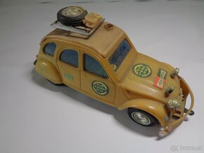 Plastový Citroen 2CV "kachna" "Raid Afrique 1978" - 2
