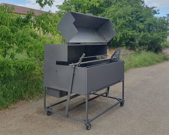 Profi gril na prase/sele celouzavřené - 2