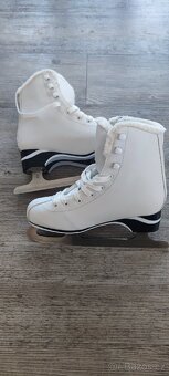 Dívčí/dámské lední brusle - 2
