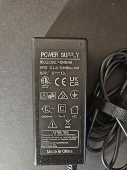 Napájecí adaptér pro Microsoft Surface Pro - 2