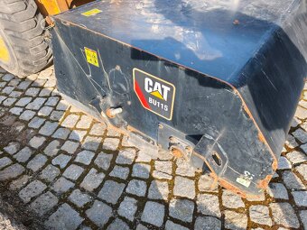 Zametací stroj CAT BU 115 - 2