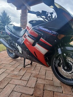 Honda CBR1000F - 2