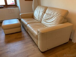 Italská kožená sedačka Natuzzi s křeslem + taburetou - 2