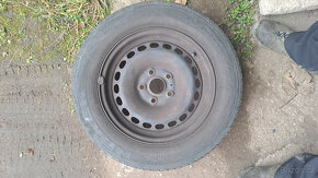 Sada pneu na plechovém disku 195/65 R15 - 2