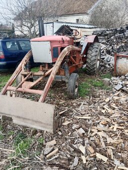 Traktor s čelním nakladačem - 2