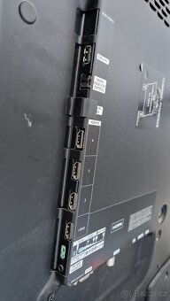 40" Samsung UE40D5000 LED TV - 2