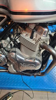Norton commando 961 Cafe Racer - 2