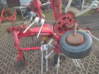 Obraceč sena Pottinger Hit 69 - 2