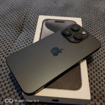 iPhone 15 Pro Top stav - 2