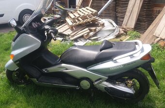 Maxi skutr YAMAHA T MAX - 2