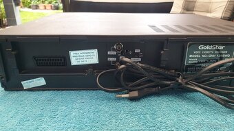 VHS rekordér GoldStar - 2