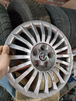 205/55/16 plechové disky 5x110 + poklice Alfa Romeo - zimní - 2