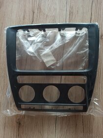 Rámeček 2DIN rádia Škoda Octavia 2 předface s aut. klimou - 2