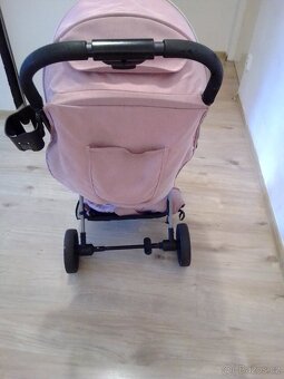 Sportovní kočárek - 2