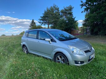 Toyota Corolla Verso, 2.2 D-4D, r.v.2007, 7 míst, tažné - 2