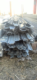 Ocelové, pozinkované vyztužené U profily o síle 1.5mm 401cm - 2