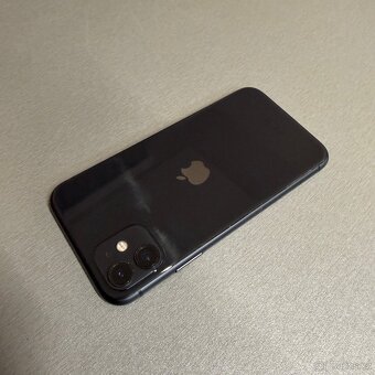iPhone 11 128GB černý, 100% baterie, rok záruka - 2