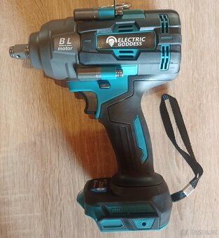 Makita aku utahovak - 2