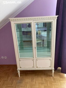 Starožitný nábytek - 2