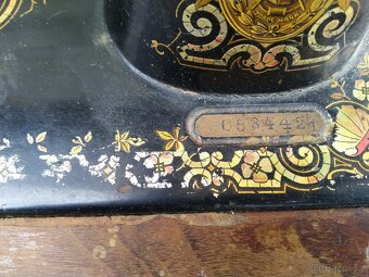 Prodám šlapací šicí stroj Singer - 2