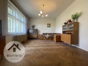 Prodej prvorepublikové vily 260 m2 se zahradou 598m2, Kostel - 2