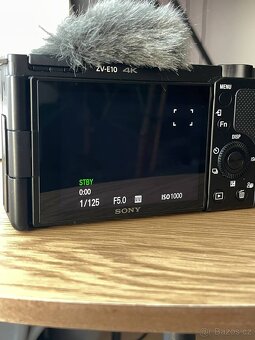 Sony ZV-E10 - 2