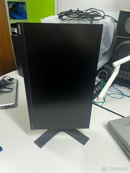 Lenovo monitor - polohovací - 2