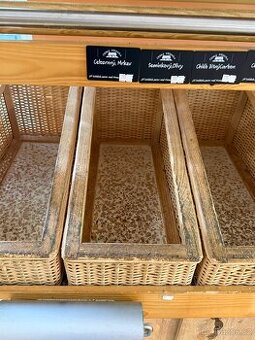 Regál na pečivo – dřevo, s koši a úložným prostorem - 2
