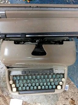 Psací stroj - 2