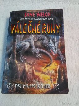 Knihy - VÁLEČNÉ A ZTRACENÉ RUNY 1,2 díl, J. Welch - 2