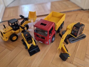 Bruder a Cat bagr 3x, 1x nákladní auto - 2