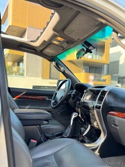 Toyota Land Cruiser 120 - 2